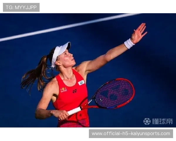 网球名将咖啡洒一身！采访被迫取消