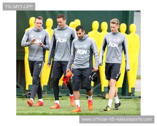 曼联备战热刺,争四之路充满挑战 曼联备战热刺,争四之路充满挑战